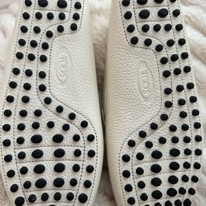 Men’s white Tods men’s Gommino leather moccasin